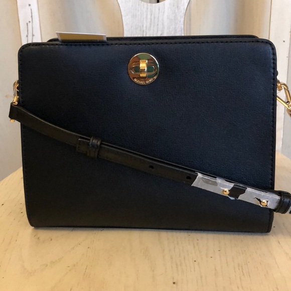 Michael Kors Handbags - NWT Michael Kors crossbody